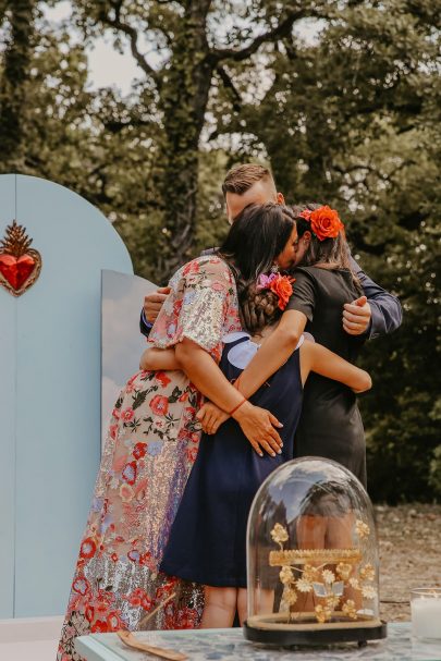 Un mariage coloré au Château de Tauziès dans le Tarn - Photos : Meryl M Photographie - Blog mariage : La mariée aux pieds nus