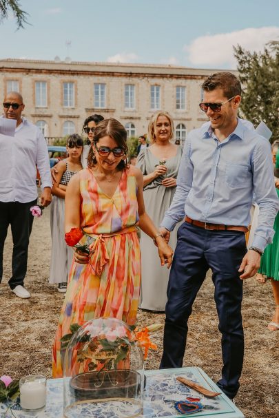 Un mariage coloré au Château de Tauziès dans le Tarn - Photos : Meryl M Photographie - Blog mariage : La mariée aux pieds nus