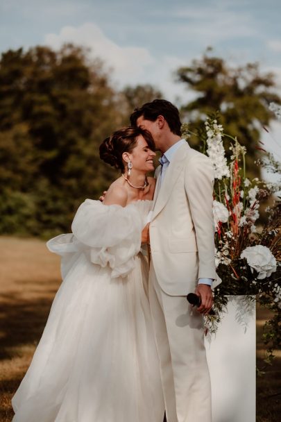 Un mariage coloré au Château de Tilly près de Paris - Photos : Moonrise Photography - Blog mariage : La mariée aux pieds nus