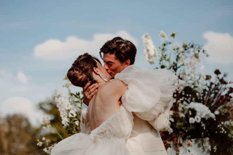 Un mariage coloré au Château de Tilly près de Paris - Photos : Moonrise Photography - Blog mariage : La mariée aux pieds nus