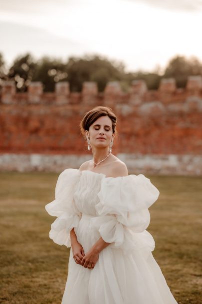 Un mariage coloré au Château de Tilly près de Paris - Photos : Moonrise Photography - Blog mariage : La mariée aux pieds nus