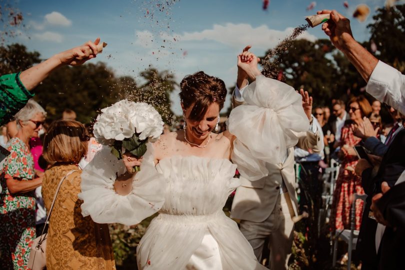 Un mariage coloré au Château de Tilly près de Paris - Photos : Moonrise Photography - Blog mariage : La mariée aux pieds nus