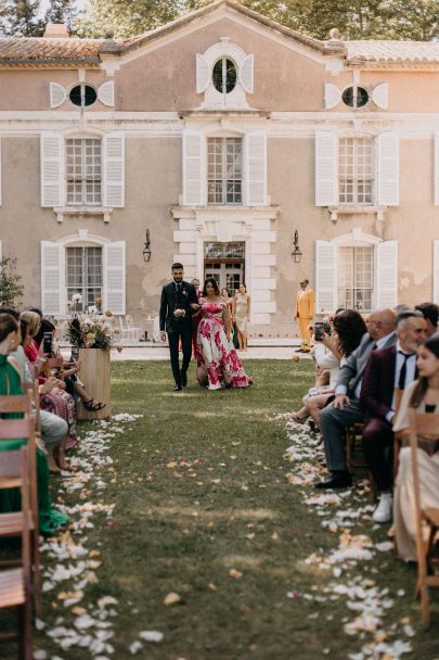 Un mariage coloré au Château de Vergières en Provence - Photos : Gwendoline Noir - Blog mariage : La mariée aux pieds nus