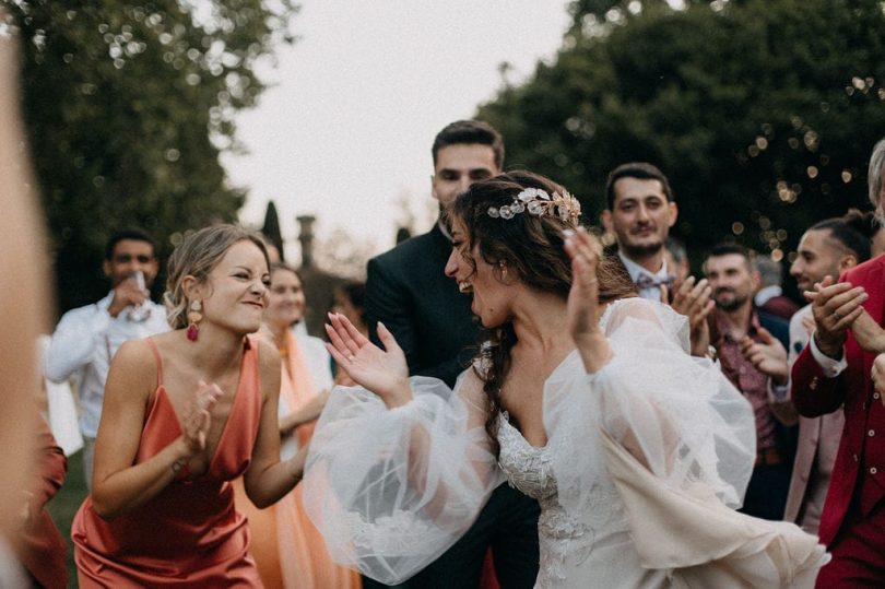 Un mariage coloré au Château de Vergières en Provence - Photos : Gwendoline Noir - Blog mariage : La mariée aux pieds nus