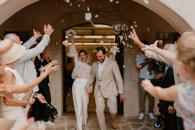 Un mariage coloré au Domaine de Valbonne dans le Gard - Photos : Clarisse et Johan - Blog mariage : La mariée aux pieds nus