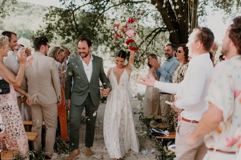 Un mariage coloré au Domaine de Valbonne dans le Gard - Photos : Clarisse et Johan - Blog mariage : La mariée aux pieds nus