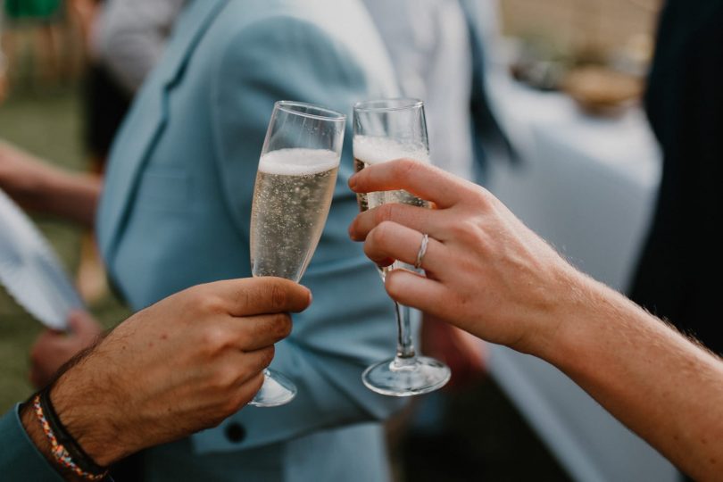 Un mariage coloré au Domaine de Valbonne dans le Gard - Photos : Clarisse et Johan - Blog mariage : La mariée aux pieds nus