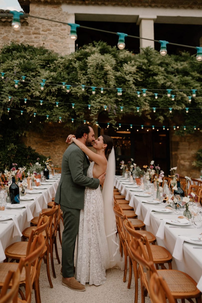 Un mariage coloré au Domaine de Valbonne dans le Gard - Photos : Clarisse et Johan - Blog mariage : La mariée aux pieds nus