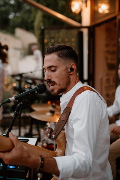 Un mariage coloré au Domaine de Valbonne dans le Gard - Photos : Clarisse et Johan - Blog mariage : La mariée aux pieds nus