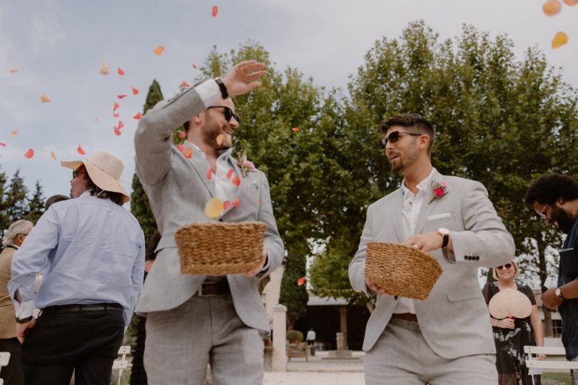 Un mariage coloré au Mas d'Arvieux en Provence - Photos : Juli Etta Photography - Blog mariage : La mariée aux pieds nus