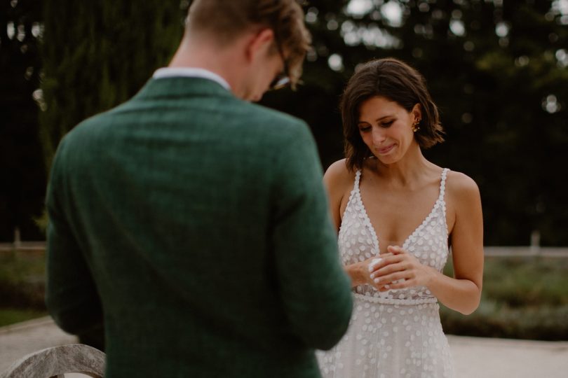 Un mariage coloré au Mas d'Arvieux en Provence - Photos : Juli Etta Photography - Blog mariage : La mariée aux pieds nus