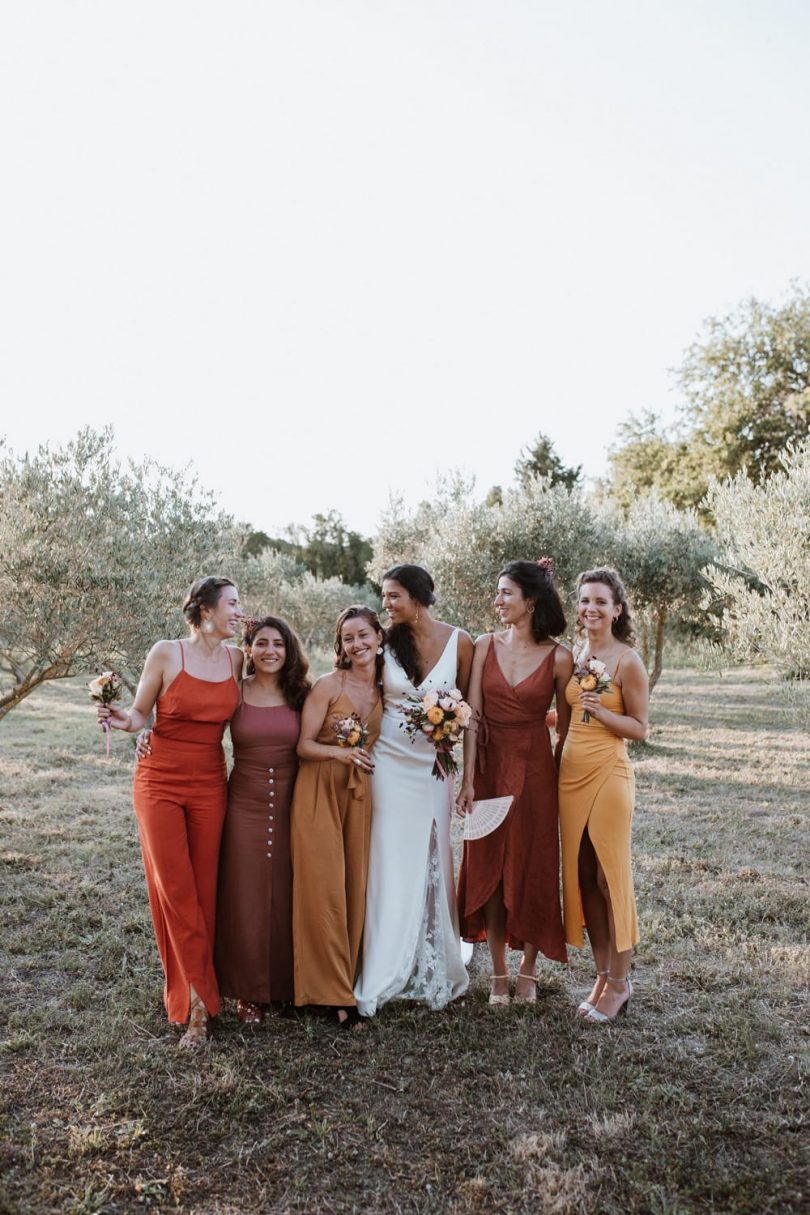 Un mariage coloré au Mas d'Arvieux en Provence - Photos : Soulpics - Blog mariage : La mariée aux pieds nus