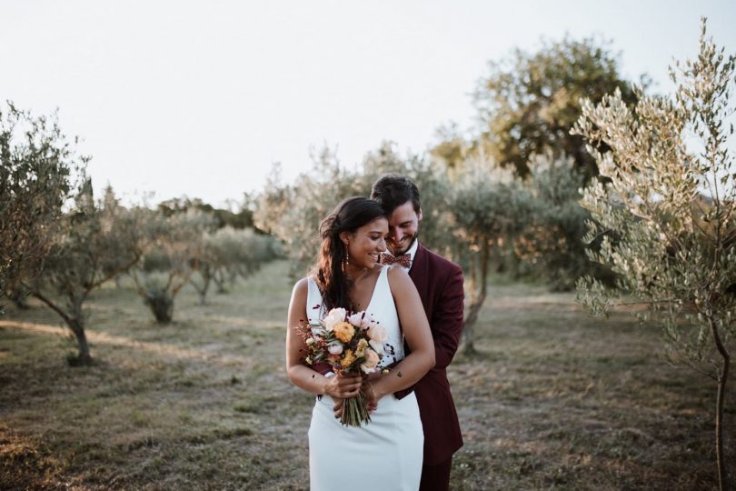 Un mariage coloré au Mas d'Arvieux en Provence - Photos : Soulpics - Blog mariage : La mariée aux pieds nus