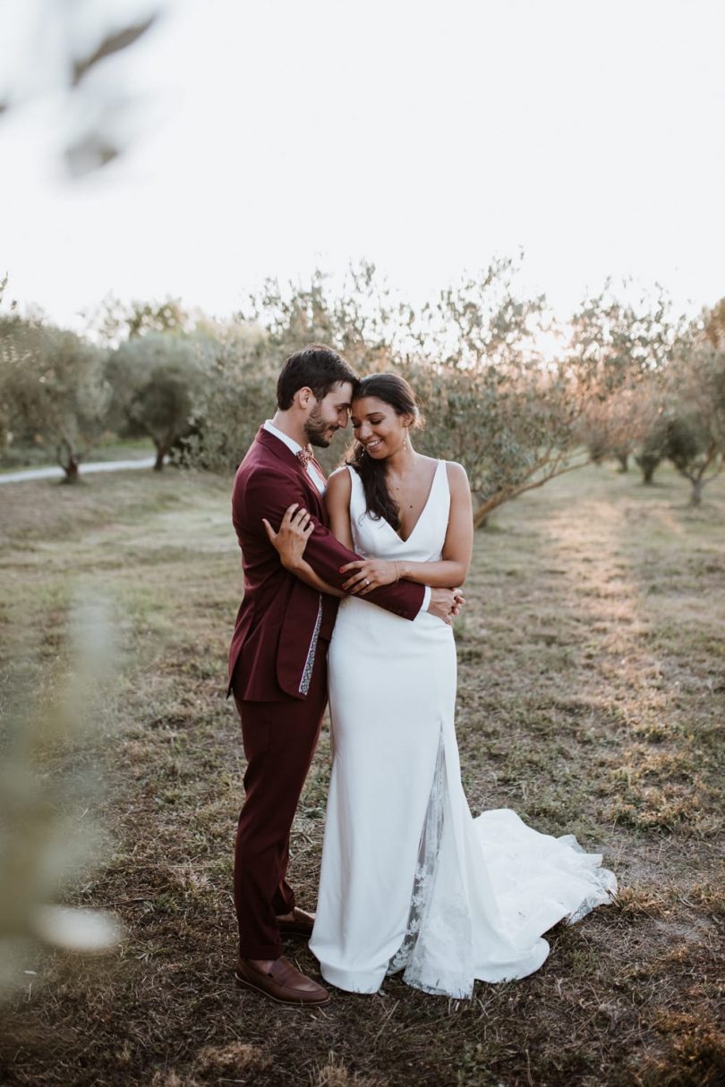 Un mariage coloré au Mas d'Arvieux en Provence - Photos : Soulpics - Blog mariage : La mariée aux pieds nus