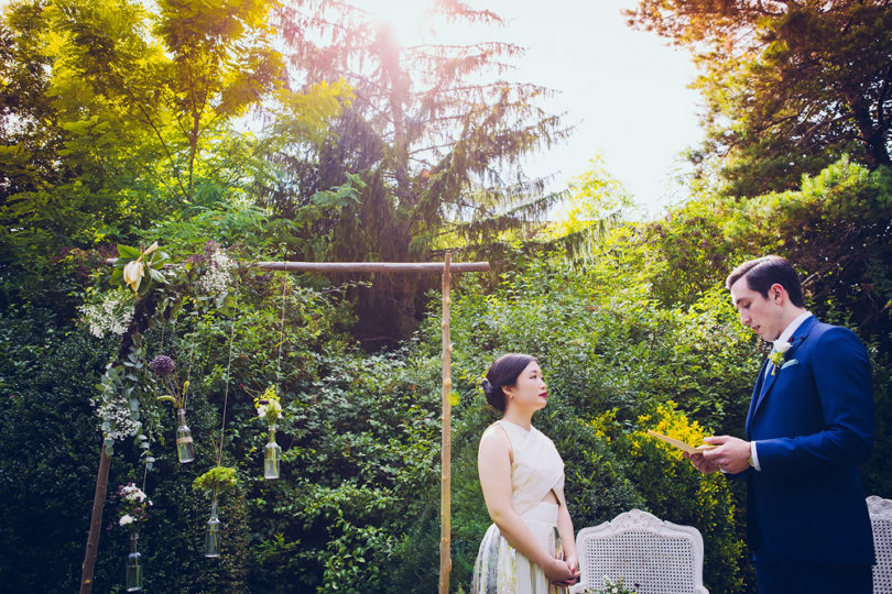 Un mariage coloré à l'Abbaye de Camon - Toulouse - A découvrir sur le blog mariage www.lamarieeauxepidsnus.com - Photos : Floriane Caux