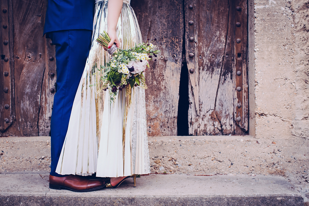 Un mariage coloré à l'Abbaye de Camon - Toulouse - A découvrir sur le blog mariage www.lamarieeauxepidsnus.com - Photos : Floriane Caux