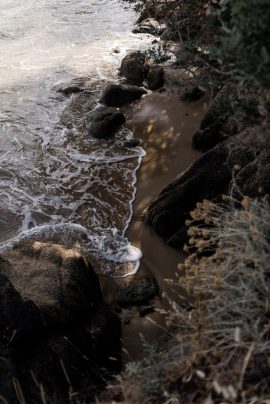 Un mariage sur une plage en Corse - Photos : Julien Navarre - Blog mariage : La mariée aux pieds nus