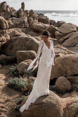 Un mariage sur une plage en Corse - Photos : Julien Navarre - Blog mariage : La mariée aux pieds nus