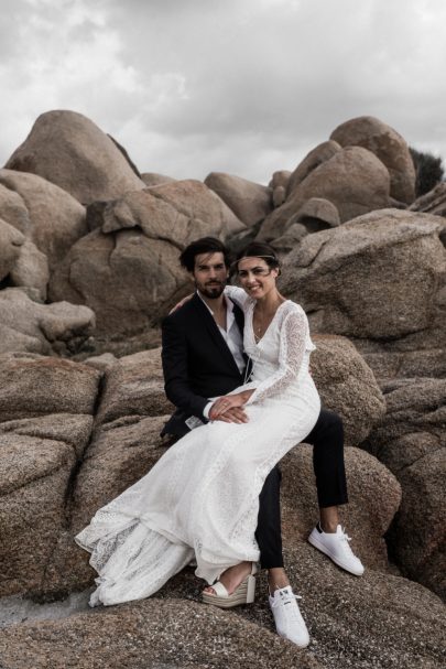 Un mariage sur une plage en Corse - Photos : Julien Navarre - Blog mariage : La mariée aux pieds nus