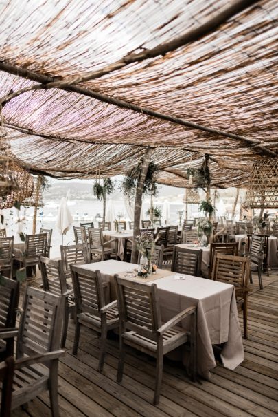 Un mariage sur une plage en Corse - Photos : Julien Navarre - Blog mariage : La mariée aux pieds nus