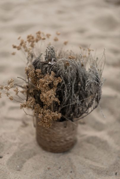 Un mariage sur une plage en Corse - Photos : Julien Navarre - Blog mariage : La mariée aux pieds nus