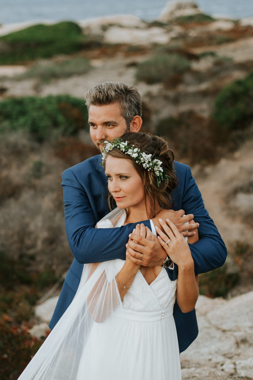 Un mariage coloré en Corse - A découvrir sur le blog mariage www.lamarieeauxpiedsnus.com - Photos : Karimage