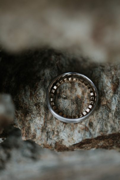 Un mariage naturel et végétal en Corse - Soul Pics Photographe - La mariée aux pieds nus