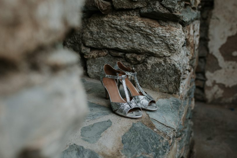 Un mariage naturel et végétal en Corse - Soul Pics Photographe - La mariée aux pieds nus