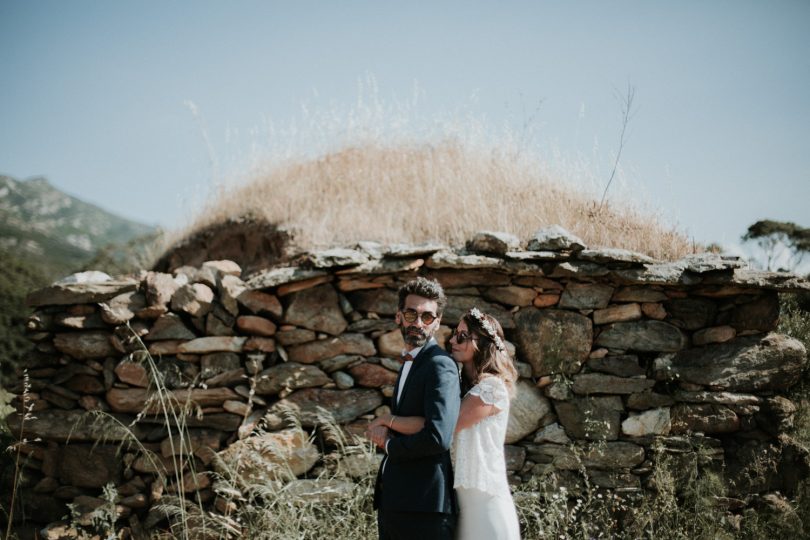 Un mariage naturel et végétal en Corse - Soul Pics Photographe - La mariée aux pieds nus