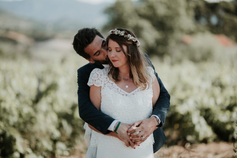 Un mariage naturel et végétal en Corse - Soul Pics Photographe - La mariée aux pieds nus