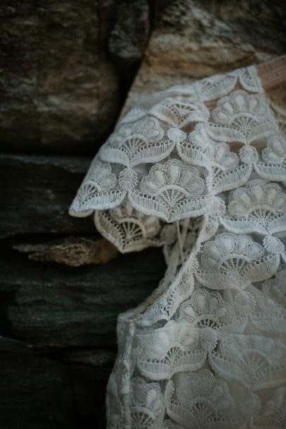 Un mariage naturel et végétal en Corse - Soul Pics Photographe - La mariée aux pieds nus