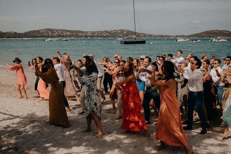 Un mariage au VIP Beach en Corse - Photos : Gwendoline Noir - Blog mariage : La mariée aux pieds nus