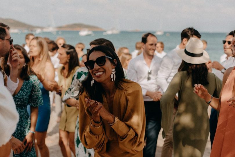 Un mariage au VIP Beach en Corse - Photos : Gwendoline Noir - Blog mariage : La mariée aux pieds nus