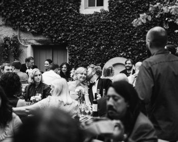 Un mariage à la Dîme de Giverny en Normandie - Photos : Capyture - Blog mariage : La mariée aux pieds nus