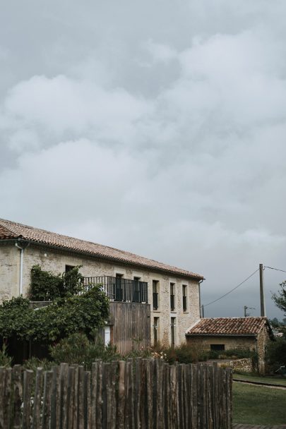 Un mariage au Domaine de Baulieu dans le Gers - Photos : NeuPap Photography - Blog mariage : La mariée aux pieds nus