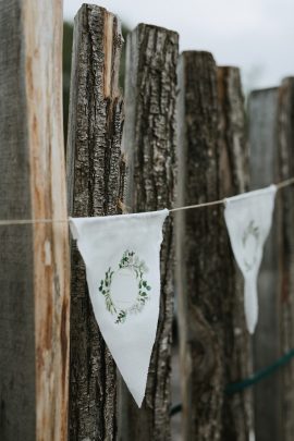 Un mariage au Domaine de Baulieu dans le Gers - Photos : NeuPap Photography - Blog mariage : La mariée aux pieds nus