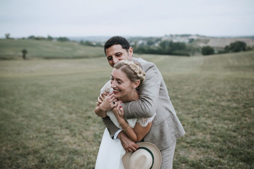 Un mariage au Domaine de Baulieu dans le Gers - Photos : NeuPap Photography - Blog mariage : La mariée aux pieds nus