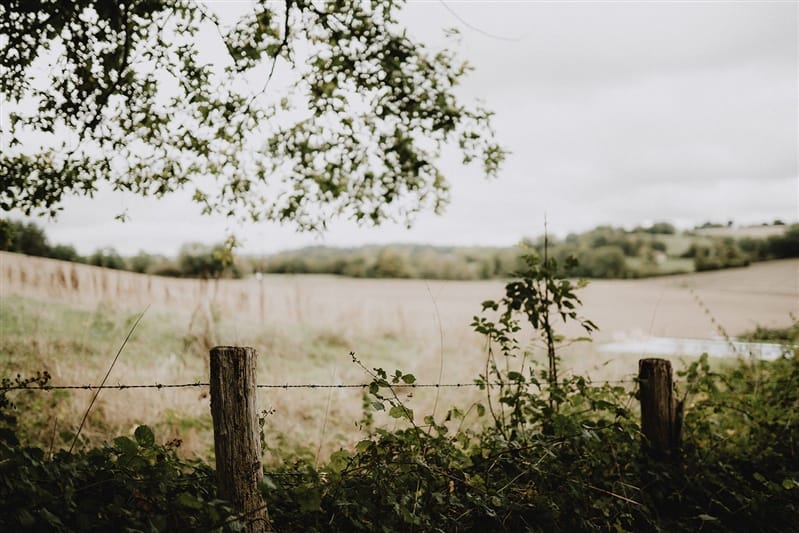 Un mariage au Domaine de Ronsard dans le Perche - Photos : Samantha Guillon - Blog mariage : La mariée aux pieds nus