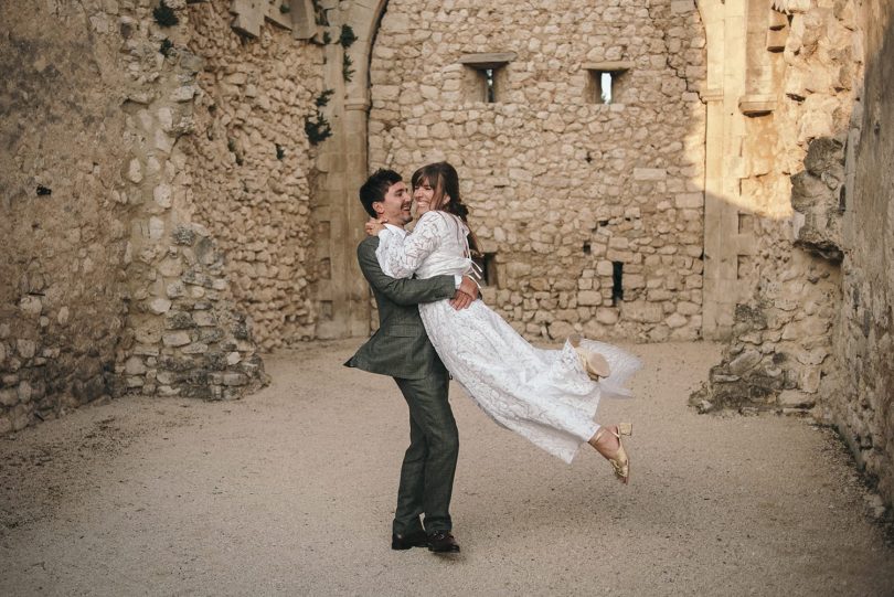 Un mariage au Domaine de Sarson en Provence - Photos : Albane Delacommune - Blog mariage : La mariée aux pieds nus
