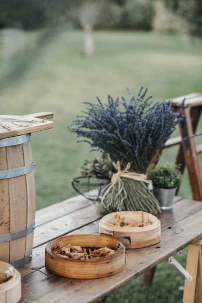 Un mariage au Domaine de Sarson en Provence - Photos : Albane Delacommune - Blog mariage : La mariée aux pieds nus