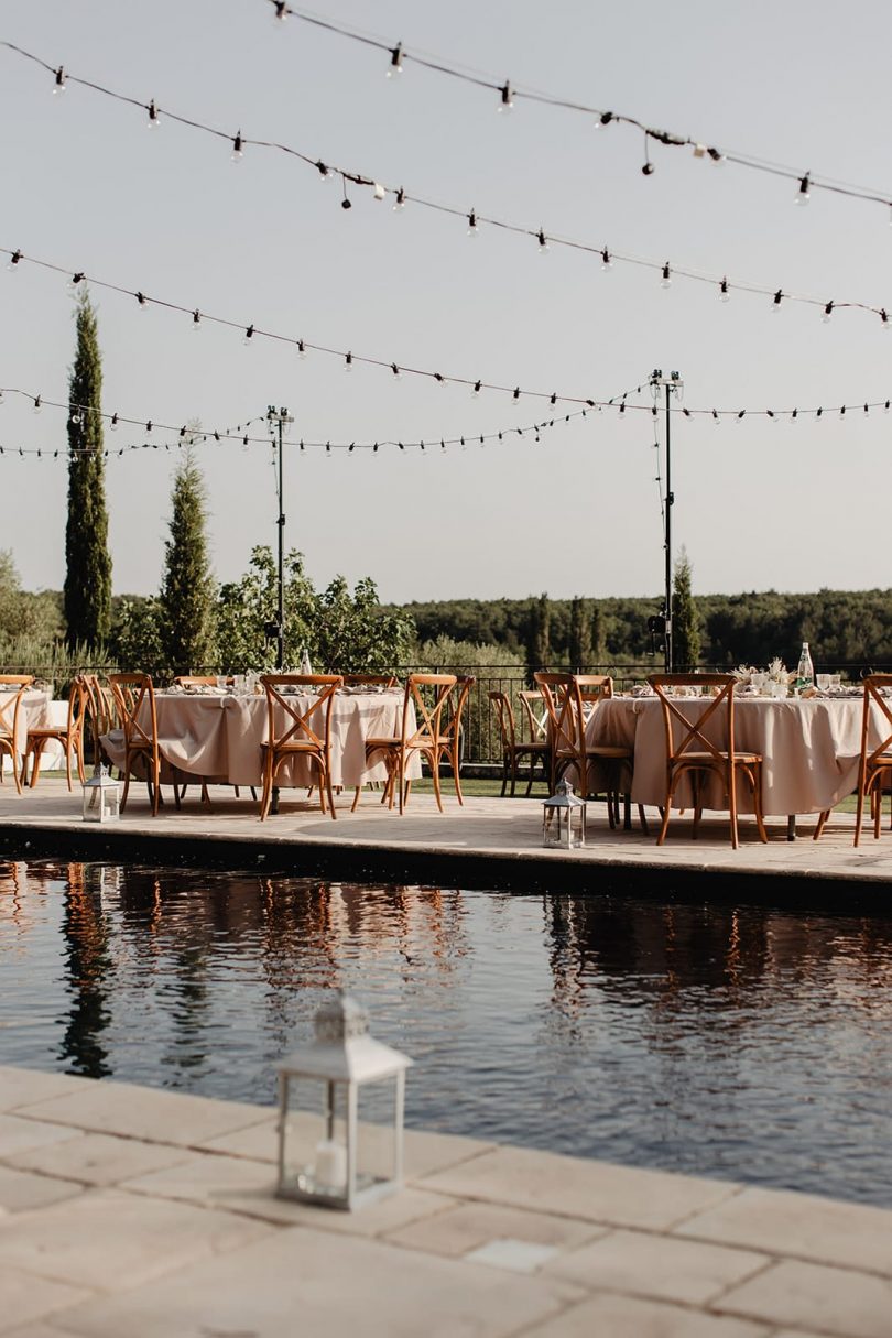 Un mariage bohème au Domaine des Grillons en Provence - Photos : Alchemia Wedding - Blog mariage : La mariée aux pieds nus