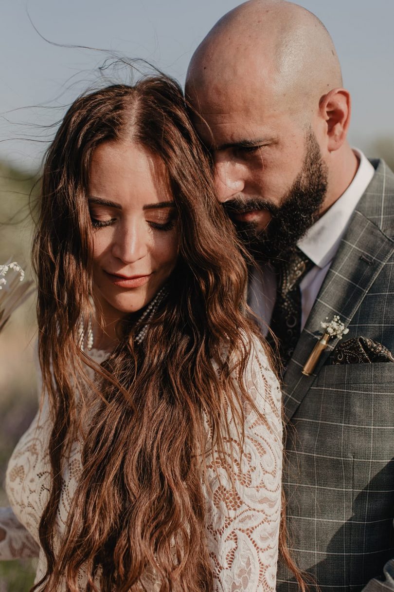 Un mariage bohème au Domaine des Grillons en Provence - Photos : Alchemia Wedding - Blog mariage : La mariée aux pieds nus