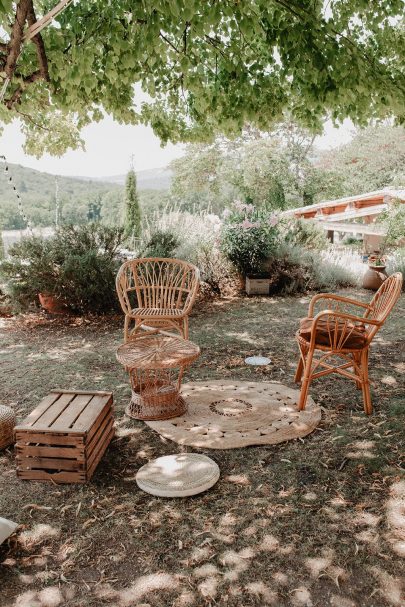 Un mariage bohème au Domaine des Grillons en Provence - Photos : Alchemia Wedding - Blog mariage : La mariée aux pieds nus