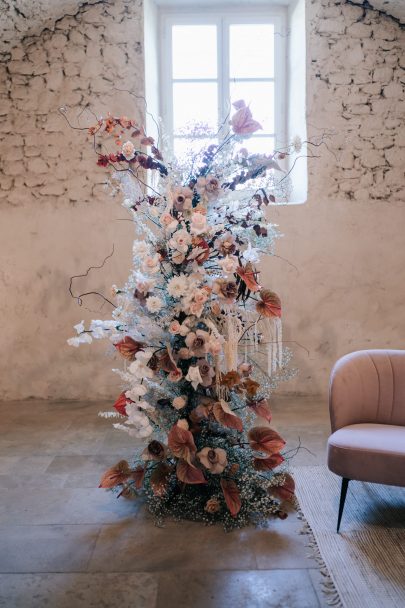 Un mariage au Domaine du Petit Roulet en Provence - Photos : Delphine Closse - Bog mariage : La mariée aux pieds nus