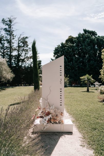 Un mariage au Domaine du Petit Roulet en Provence - Photos : Delphine Closse - Bog mariage : La mariée aux pieds nus