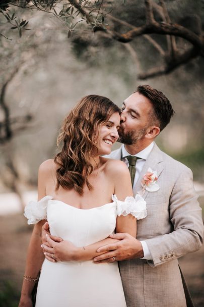 Un mariage au Domaine du Petit Roulet en Provence - Photos : Delphine Closse - Bog mariage : La mariée aux pieds nus