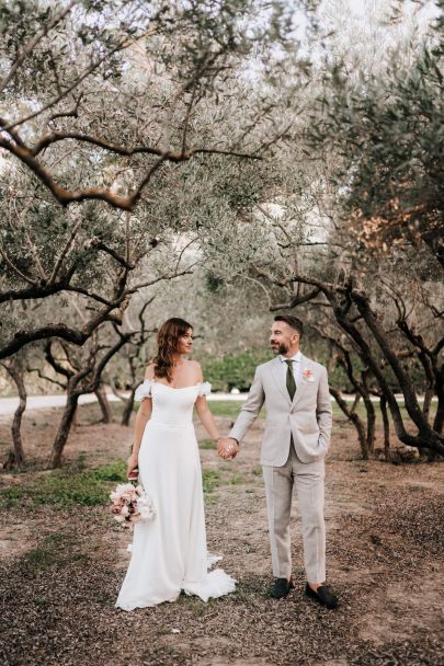 Un mariage au Domaine du Petit Roulet en Provence - Photos : Delphine Closse - Bog mariage : La mariée aux pieds nus