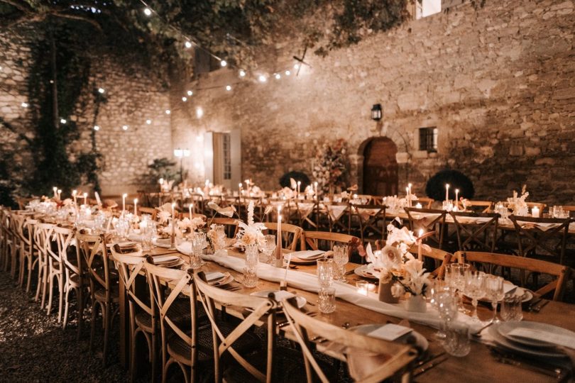 Un mariage au Domaine du Petit Roulet en Provence - Photos : Delphine Closse - Bog mariage : La mariée aux pieds nus