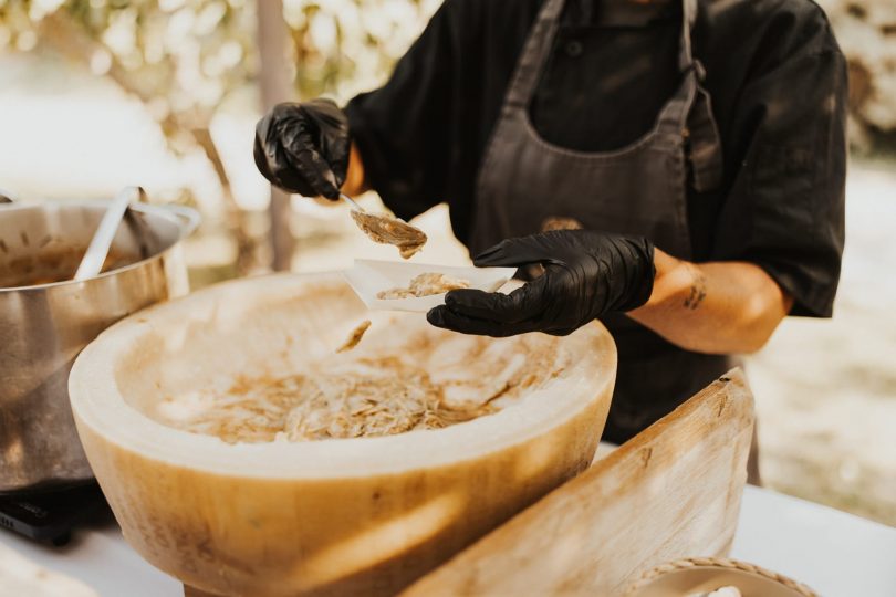 Un mariage au Domaine du Petit Roulet en Provence - Photos : Ghania Iratni - Blog mariage : La mariée aux pieds nus