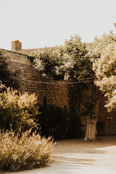 Un mariage au Domaine du Petit Roulet en Provence - Photos : Ghania Iratni - Blog mariage : La mariée aux pieds nus